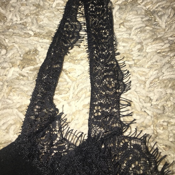 Lace trim tank - Picture 2 of 3